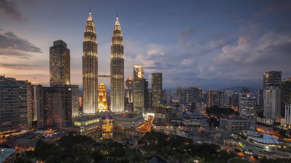 Cheap flights from Kochi to Kuala Lumpur for ₹7833
