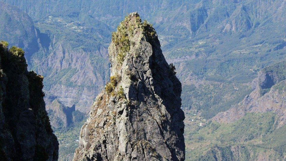 Cheap flights from Chennai to Reunion for ₹26502