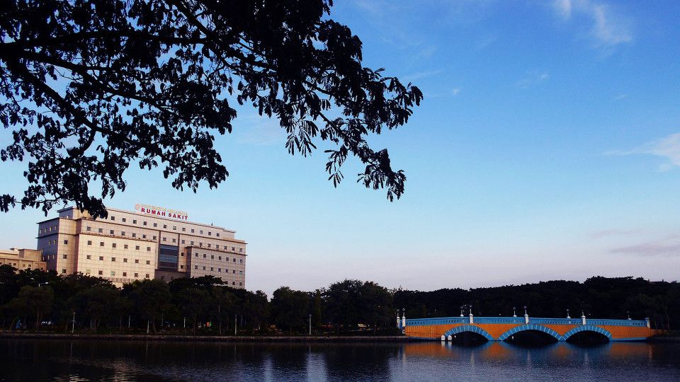 Cheap ticket from Mumbai to Surabaya, Indonesia for ₹20838 ($325)