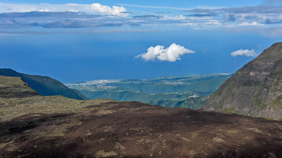 Cheap flights from Chennai to Reunion for ₹25473 ($398)