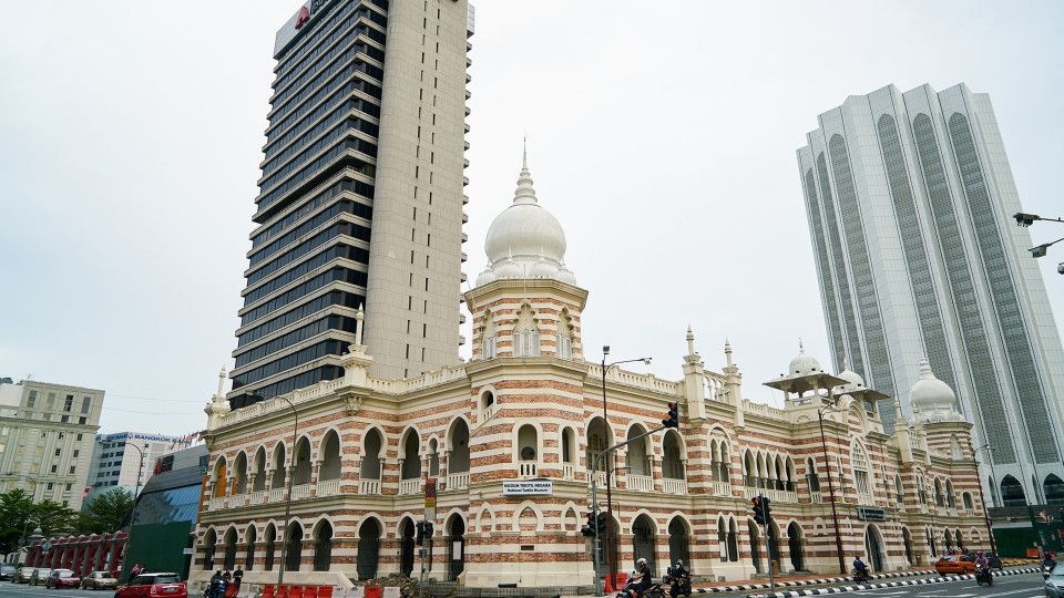 Cheap flights from Delhi to Kuala Lumpur for ₹15672 ($242)