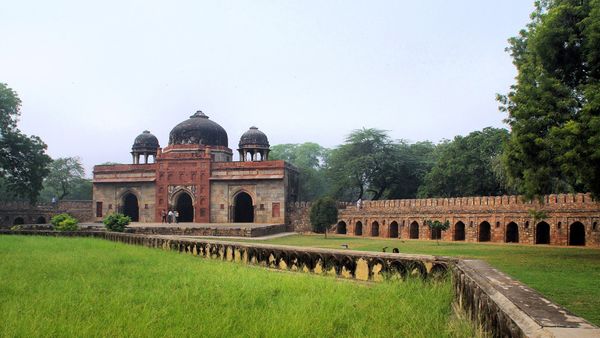 Los Angeles, USA to Delhi, India roundtrip for only Rs 24,044