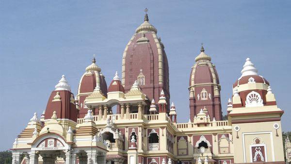 Cheap tickets from Los Angeles, USA to Delhi for ₹27333