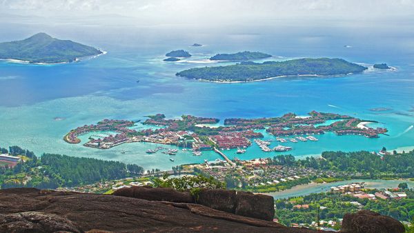 Cheap flights from Mumbai to Mahe, Seychelles for ₹18372 ($288)