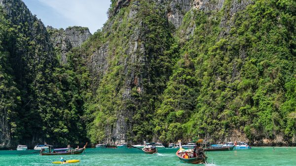 Cheap tickets from Mumbai to Phuket for ₹ 15643 ($ 230)