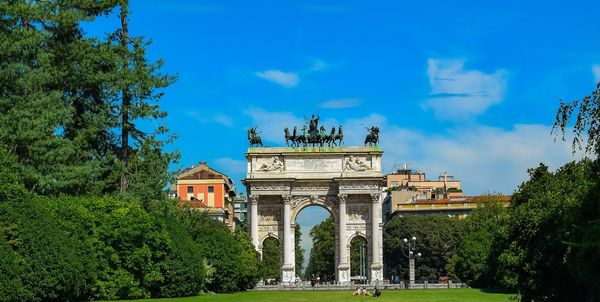 Bengaluru to Milan round-trip for ₹ 29741 ($ 418)